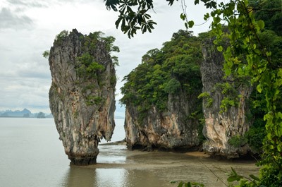 http://www.urbantravelblog.com/wp-content/uploads/2012/04/Ao-Phang-Nga-bay.jpg