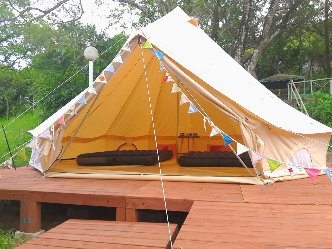 Comfortable bell tent for maximum 4 persons